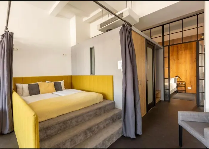Loft Astoria Superior Suite