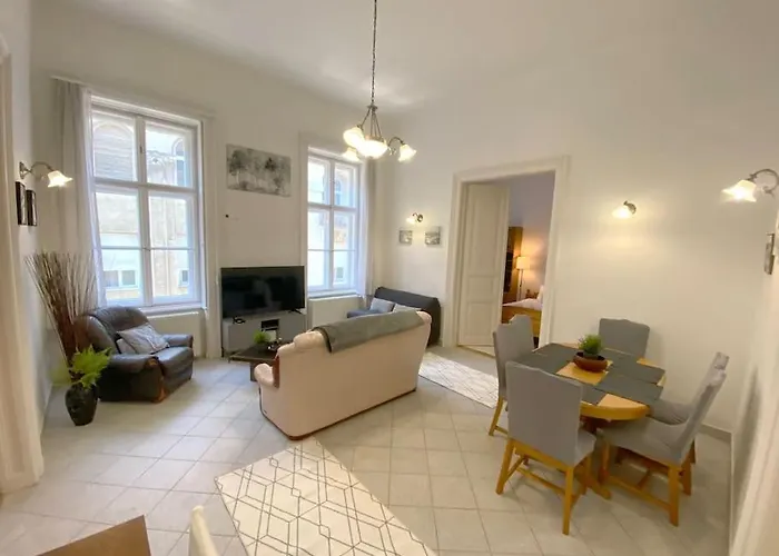 Spacious Andrassy