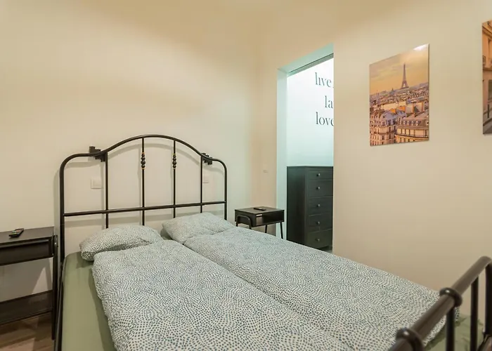 Downtown Studio Flat In Budapest, Mona