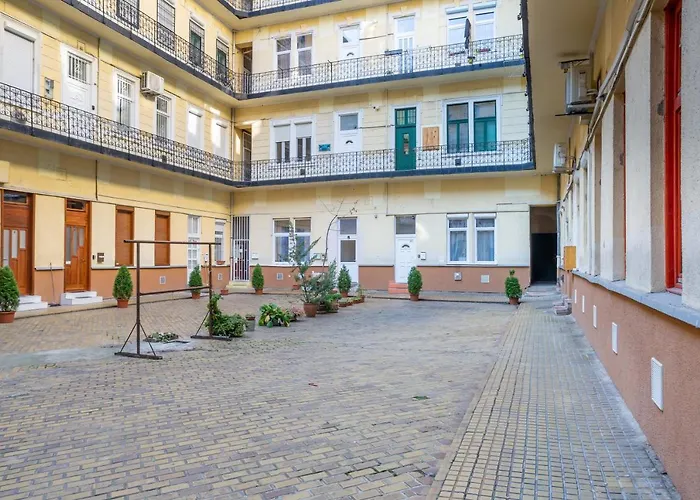 Feel Home At The Heart Of The City