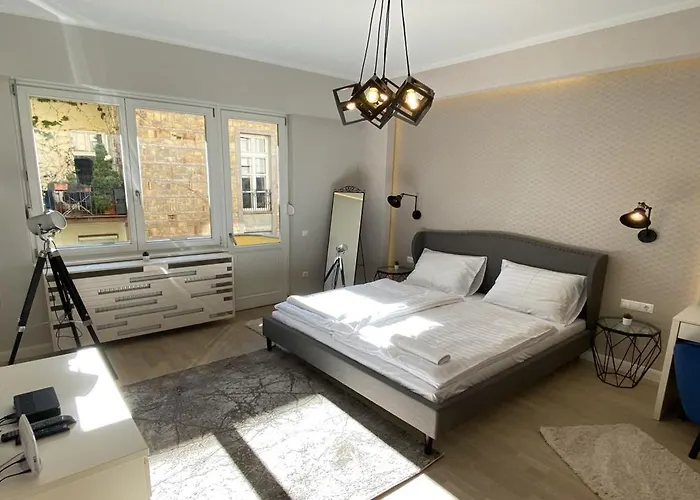 Modern Apartment Near The River