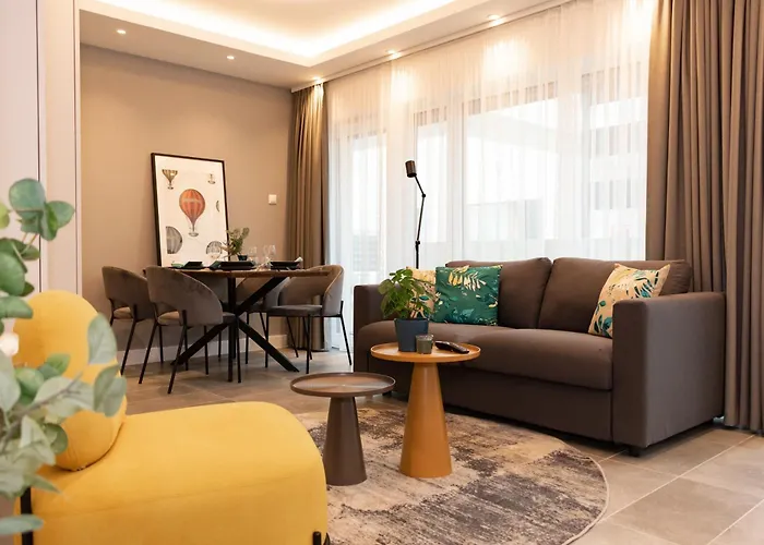 Luxury Cozy 2 Bdr Downtown Apt.2