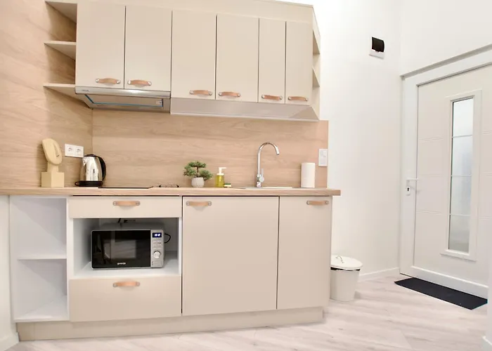 Standard Apartment By Hi5- Kiraly 82