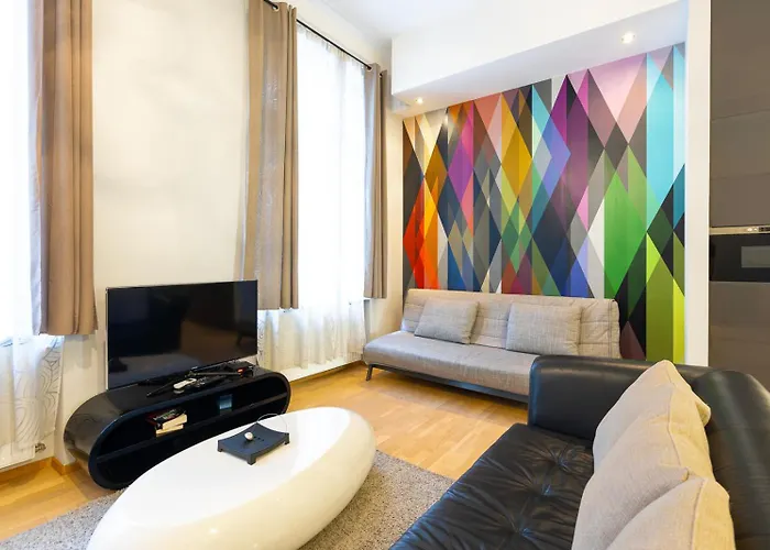 Luxury Apartment With Spacious Livingroom At Opera House