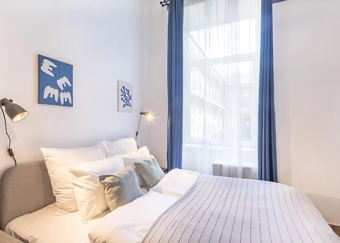 Very Center - Modern - Cute