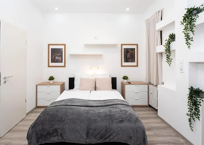 Extra Central - New - Charming Studio