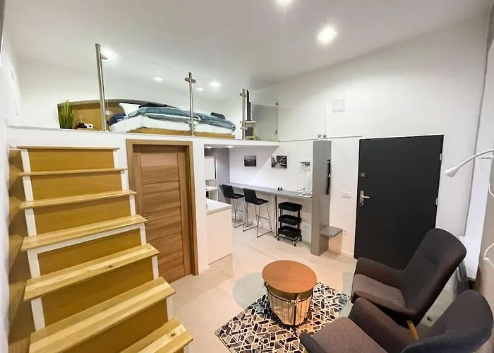Stylish Quiet Central Home W Cheap Parking Closeby