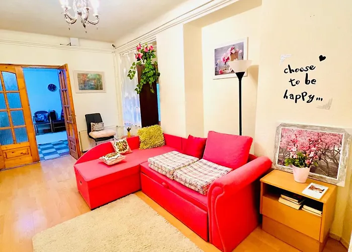 Chloe Apartment Ll