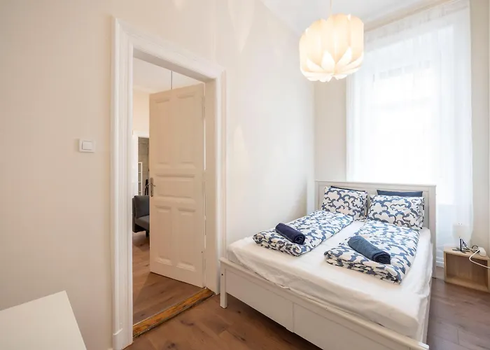 Lovely Central Apartment By Julia