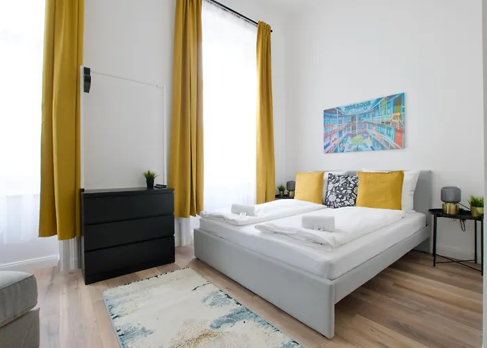 Standard Apartment By Hi5- Rakoczi Studio