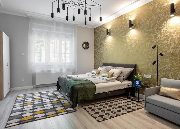 Buda Castle Serpentine Apartments