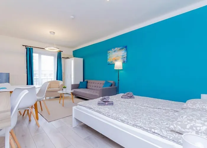 Riverside Apartment With Ac