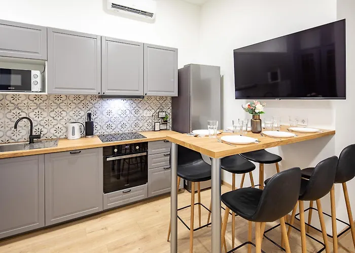 Cityscape Budget Apartments Kings Quarters