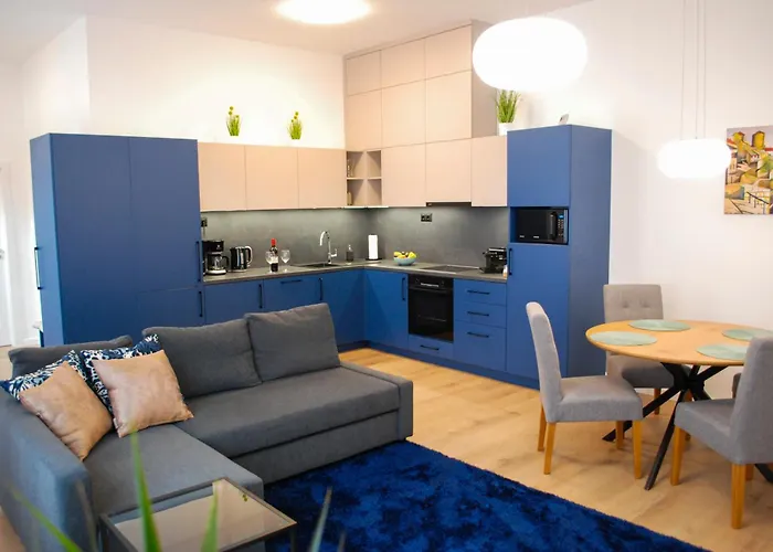 Sunny Apartment In Buda