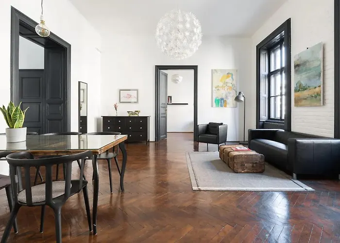 Kertesz 22 - 3 Bedrooms And Living With 2 Baths