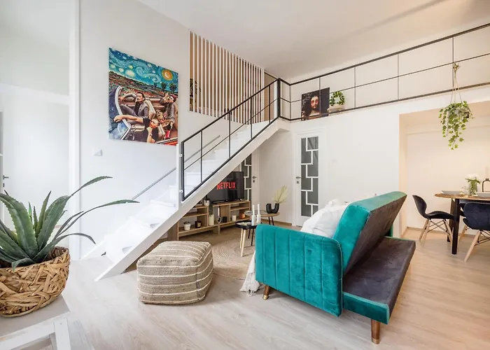 Chic 3Br Heart Of District 7- Central Budapest Gem