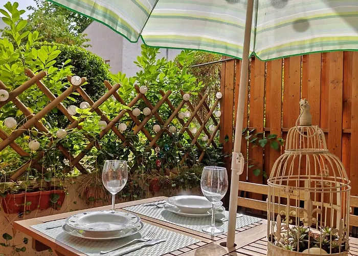 Green City Apartment Budapest - Free Garage, Ac, Wi-Fi, Balcony, Electric Blinds