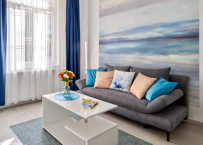 Central Oasis 2 Bd Apartment