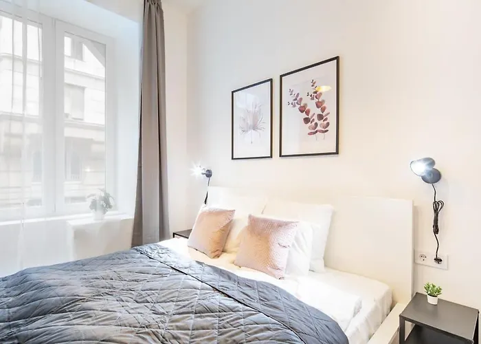 Extra Central - Mini Modern Studio