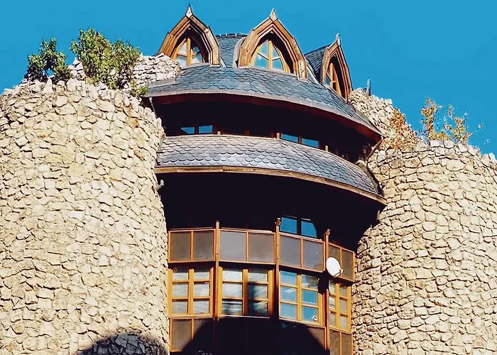 Deluxe Swan Stone Castle Apartment