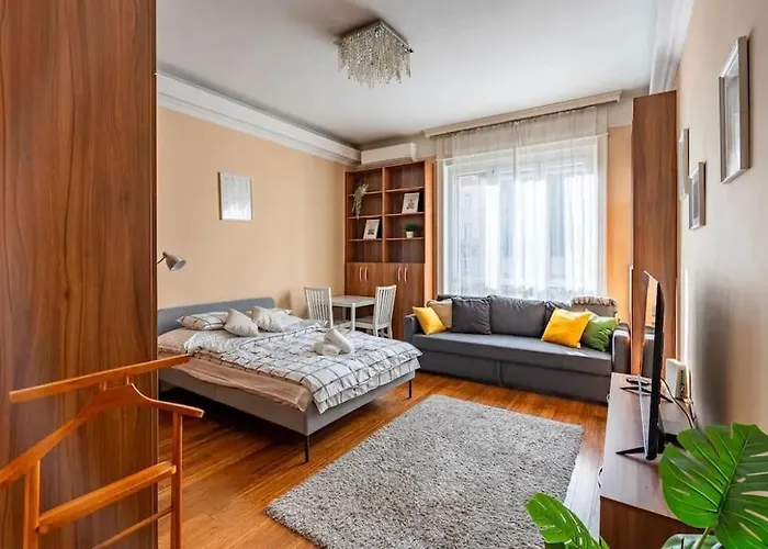 Luxury Design Flat In The Center