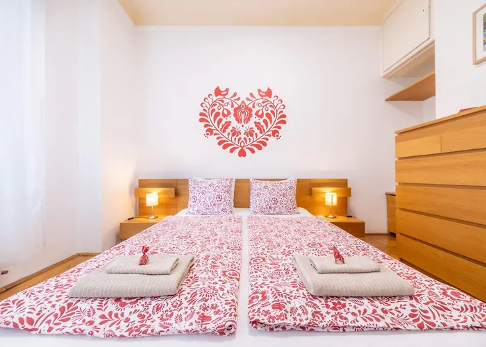 Georgina Apartment