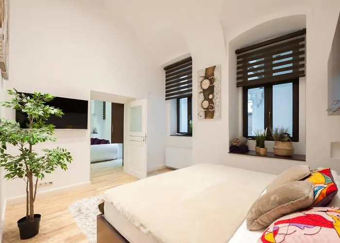 Beauty Inn - By The Danube
