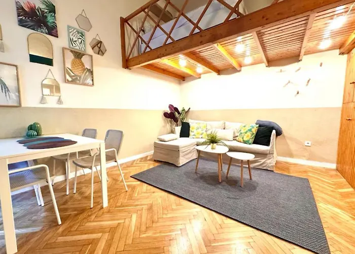 Almassy Residence-Modern Studio