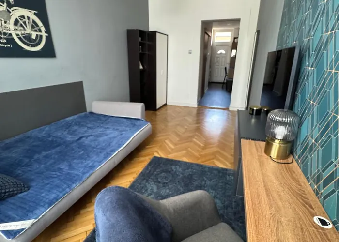 Tarsashazi Lakas Budapesten Koezel Mindenhez