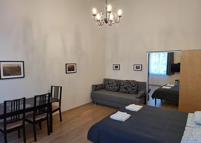 Lofty Apartment With Free Garage Near The Gozsdu Courtyard