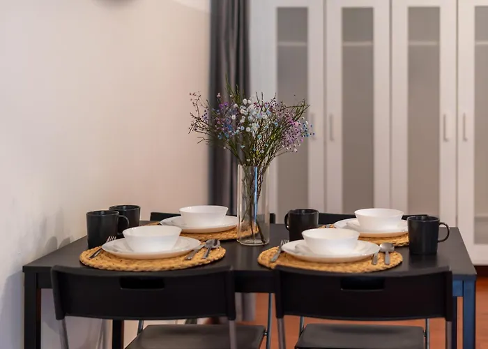 Cozy Apartment In Akacfa Street