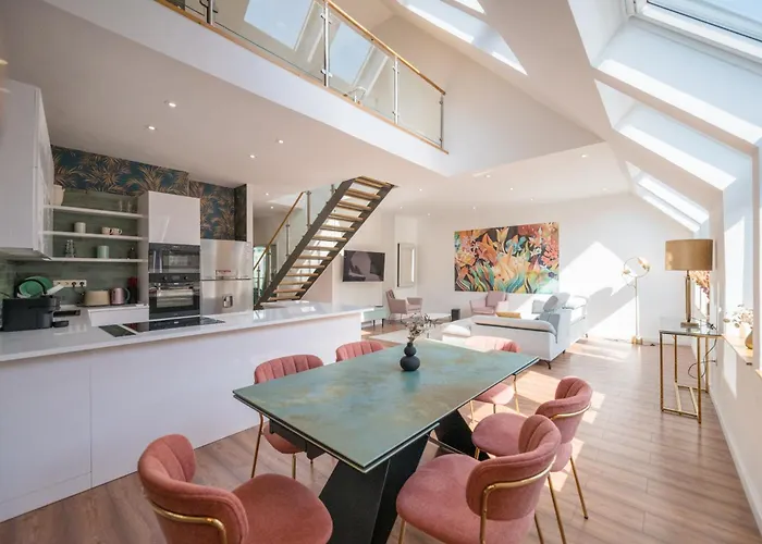 Luxury 3 Bedroom, 3 Bathroom Loft With Terrace At Opera