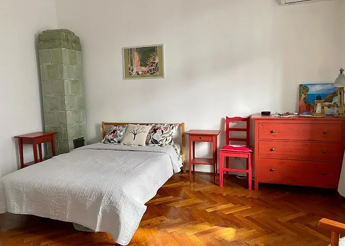 Sunny Apartment Near The Castle