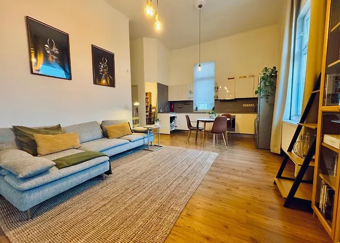 Moon Residence - Spacious Apartment