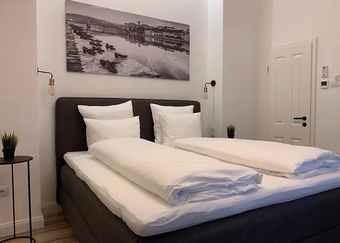 Standard Apartment By Hi5-Cozy&Comfystudio