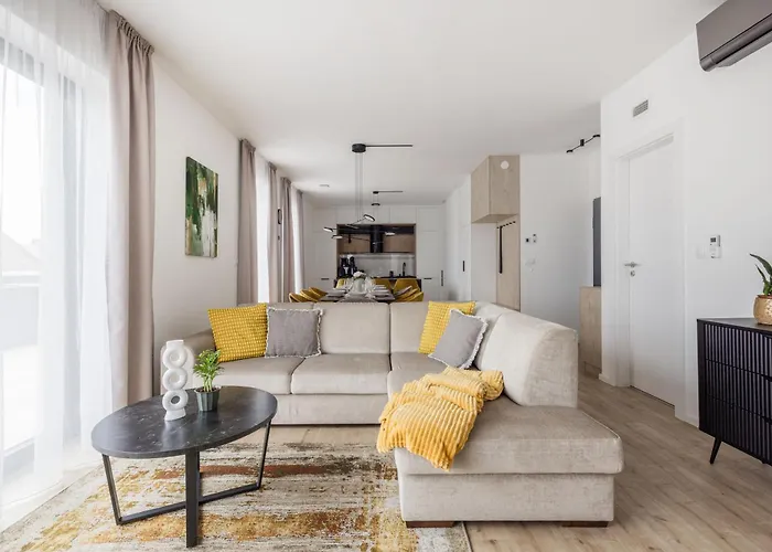 Skyline Living - Penthouse With Terrace And Parking