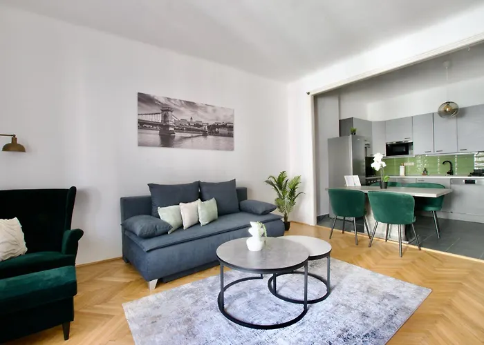 Premium Apartment By Hi5- Green Spot