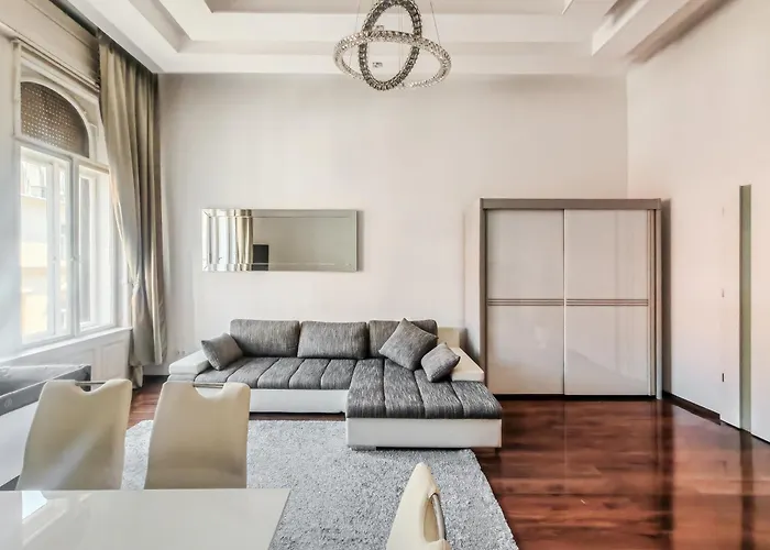 Basilika View Imperial Suite -Sas Street -Need Reservation For Free Parking