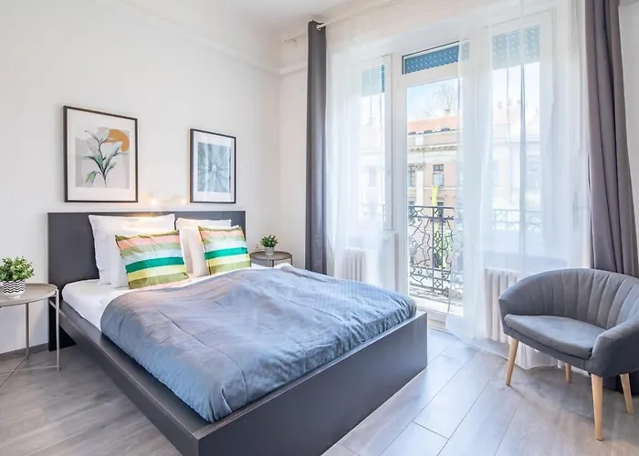 Absolute Central With Balcony