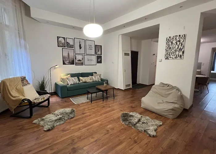 Old Post Apartment-2 Br-Ac-Balcony