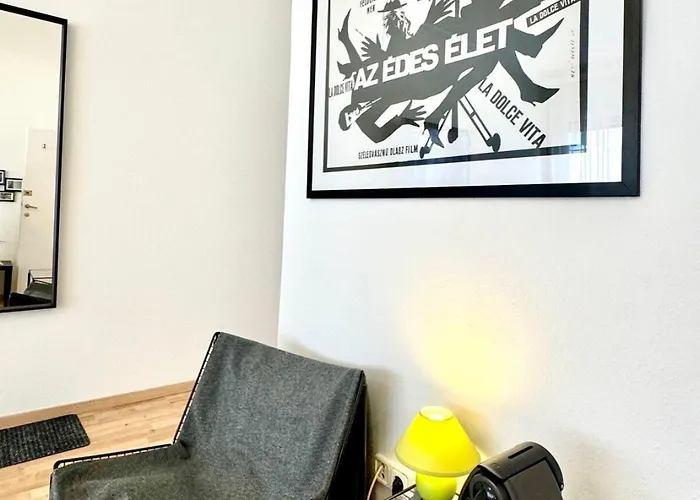 Sunny Midterm Apartman