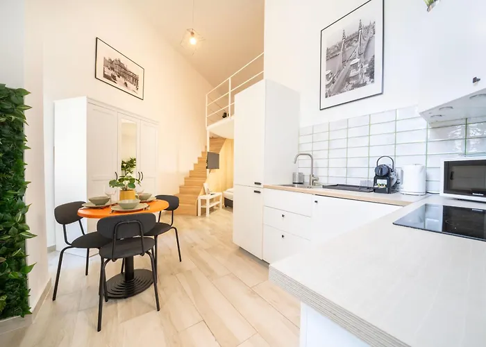 City Park Harmony Duplex - Near Heroes\' Square