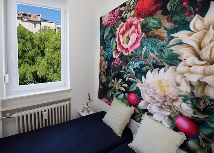 Orangehomes Pannonia Vintage 3 Bedroom Apartment