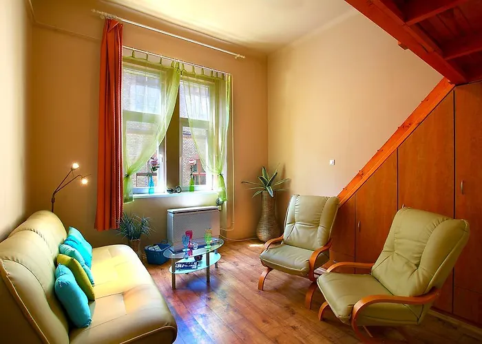 R7 Apartment