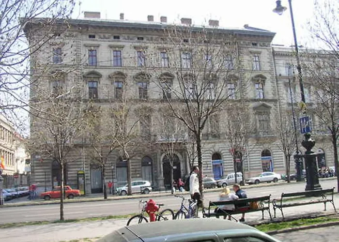 Adagio Hostel 1.0 Oktogon