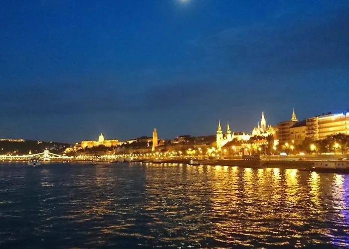 River\'S Crown Apartment