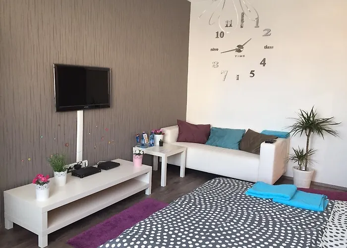 Rona Apartman