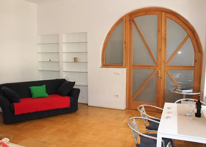 Kiona Apartment
