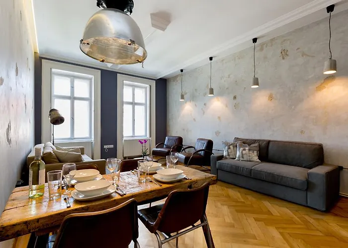 Designer Dream Home In The Absolute Center