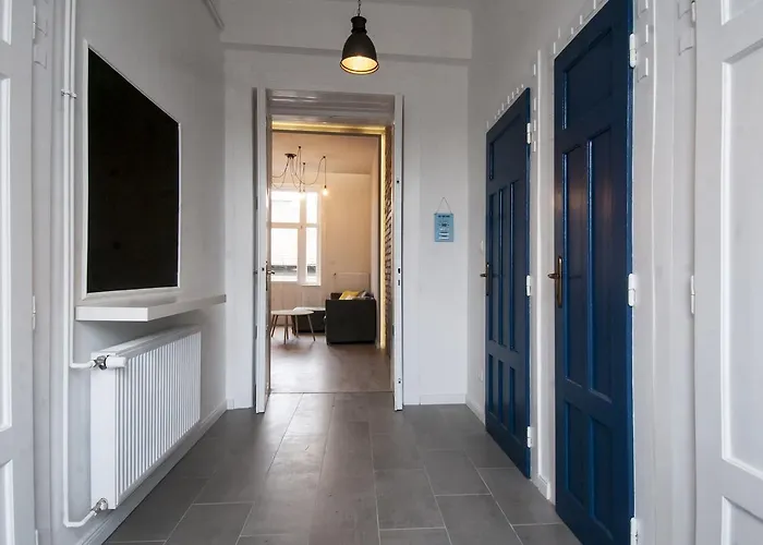 Stylish Downtown Apartment